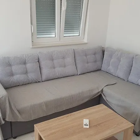 Apartment Pastuovic Srima